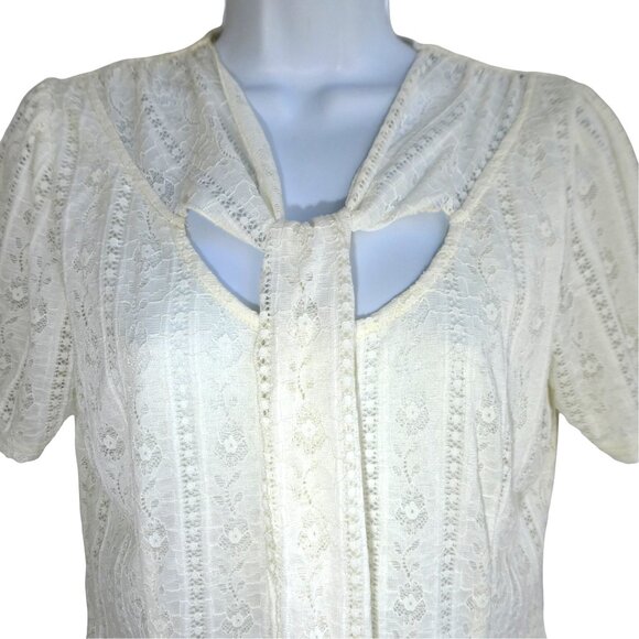 Unique Vintage Ivory Nylon Floral Lace Neck Tie Bow Short Sleeve Stretch M 6-8 - Picture 1 of 6